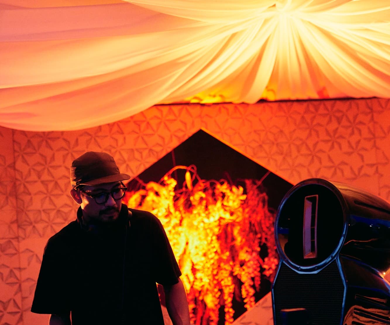 The Sound Of 宀 with Sunsiaré (宀, Hong Kong) B2B Yadin Moha (Zagareet, Hong Kong)